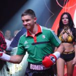 Paweł Rumiński wchodzi do ringu