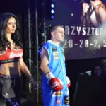 Krzysztof Szot wychodzi do ringu